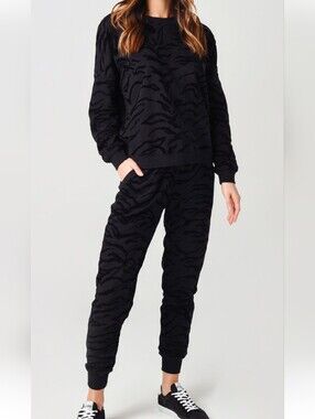 Z Supply Black Cozy  Sweatshirt And Joggers